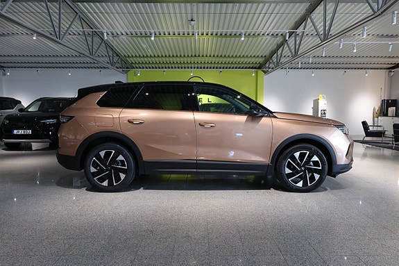 Opel Grandland X 8 of 30