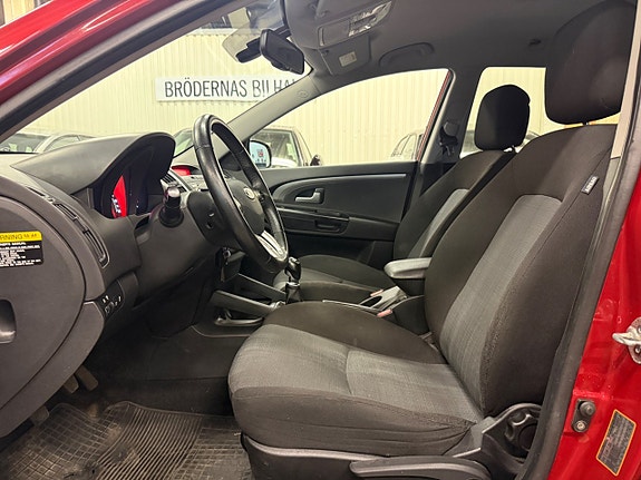 Kia Ceed 4 of 10