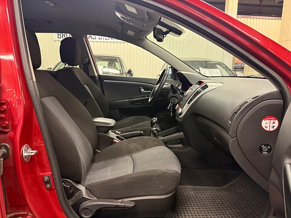 Kia Ceed 8 of 10