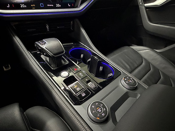 Volkswagen Touareg 18 of 25