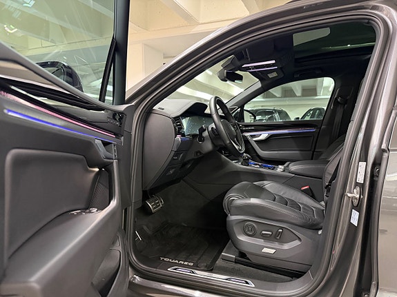 Volkswagen Touareg 11 of 25