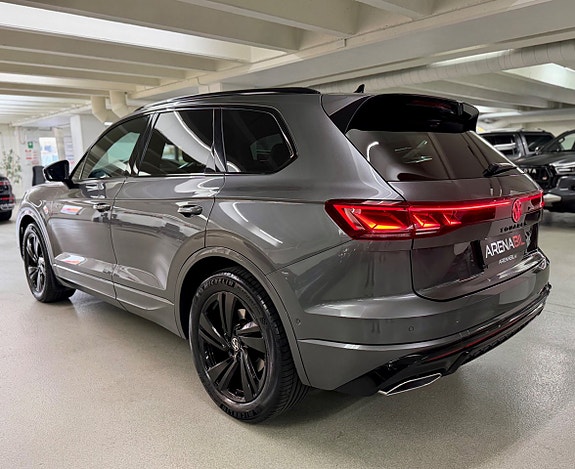 Volkswagen Touareg 3 of 25
