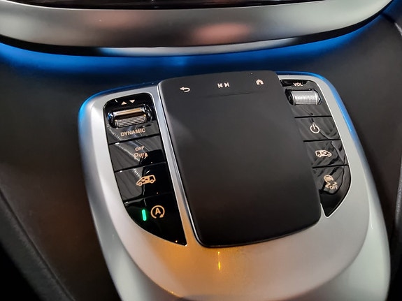 Mercedes-Benz V300 13 of 15