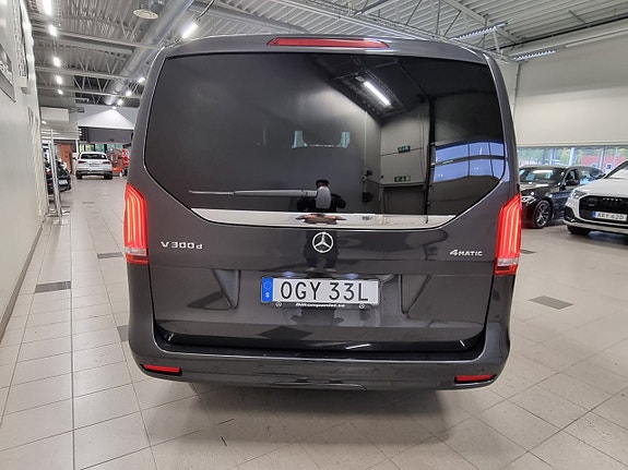 Mercedes-Benz V300 6 of 15