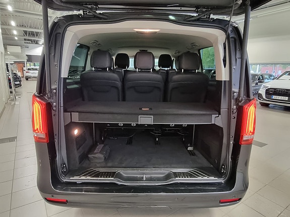 Mercedes-Benz V300 7 of 15
