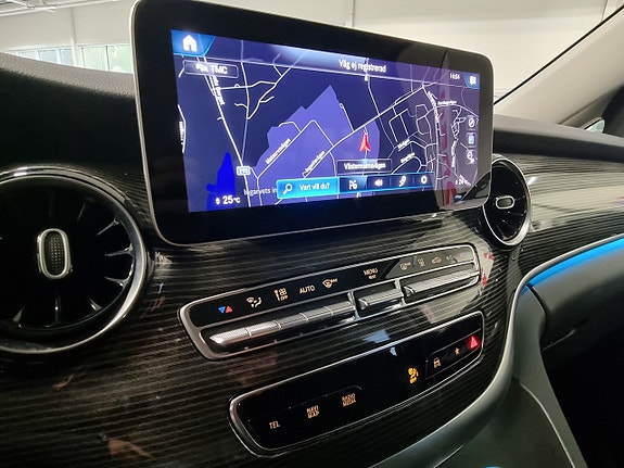 Mercedes-Benz V300 14 of 15