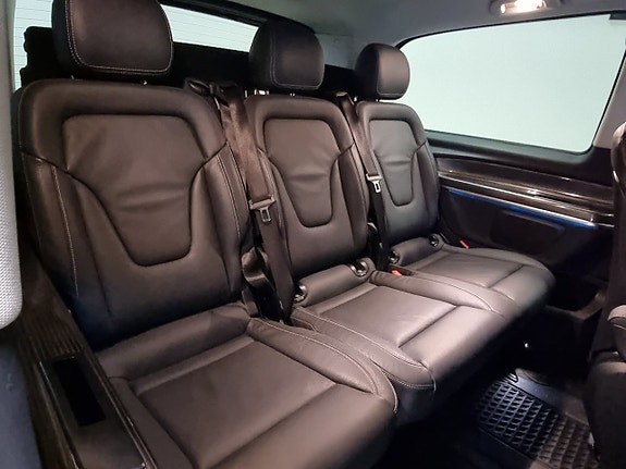 Mercedes-Benz V300 10 of 15