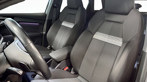 Audi Q4 e-tron 8 of 22