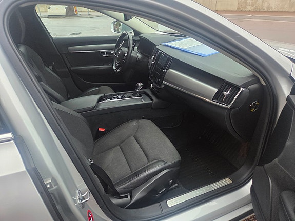 Volvo V90 13 of 27