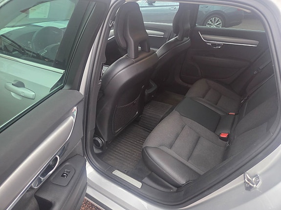 Volvo V90 4 of 27