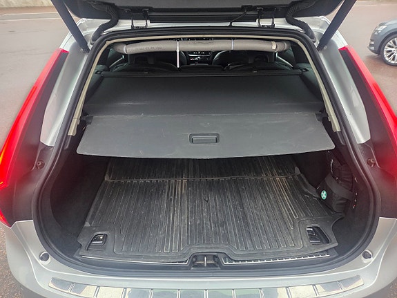 Volvo V90 8 of 27