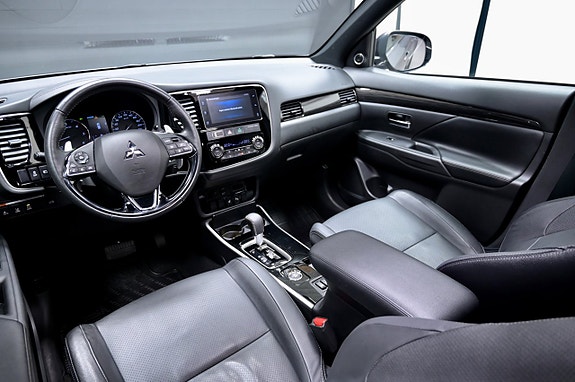 Mitsubishi Outlander 16 of 24