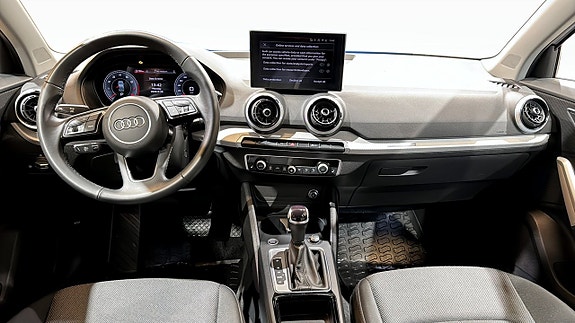Audi Q2 10 of 19