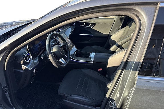 Mercedes-Benz C300 8 of 23