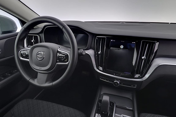 Volvo V60 Cross Country 8 of 16