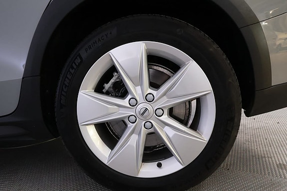 Volvo V60 Cross Country 14 of 16