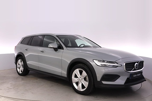 Volvo V60 Cross Country 6 of 16