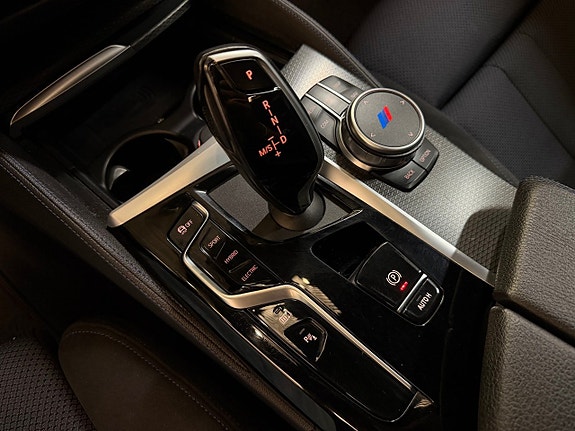 BMW 530e 18 of 28