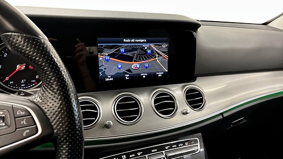 Mercedes-Benz E220 12 of 21