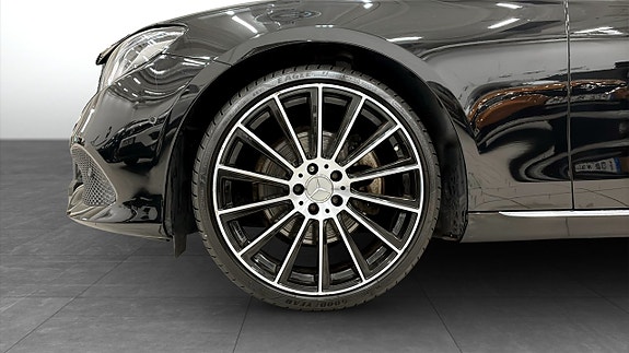 Mercedes-Benz E220 9 of 21