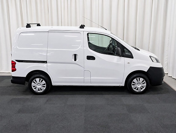 Nissan NV200 5 of 11