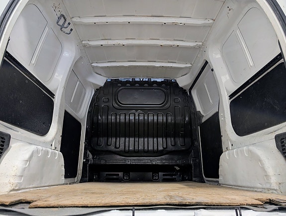 Nissan NV200 11 of 11