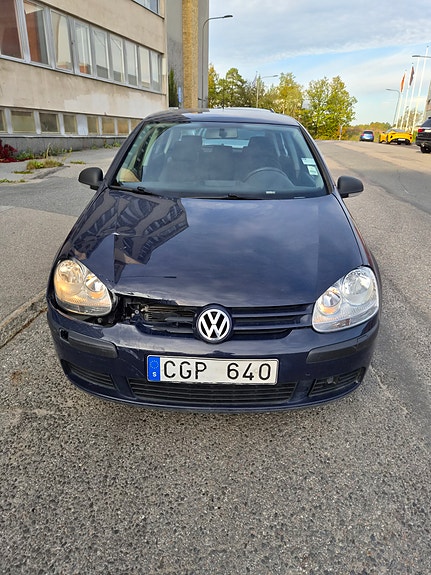 Volkswagen Golf V 2 of 2
