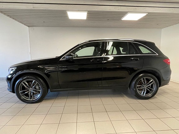 Mercedes-Benz GLC220 d 2 of 6