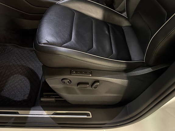 Volkswagen Tiguan 12 of 30