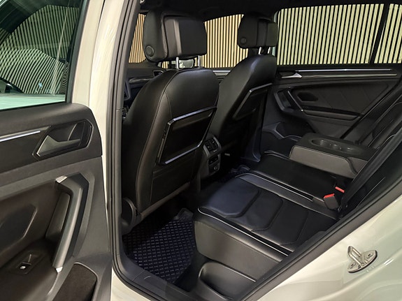 Volkswagen Tiguan 14 of 30