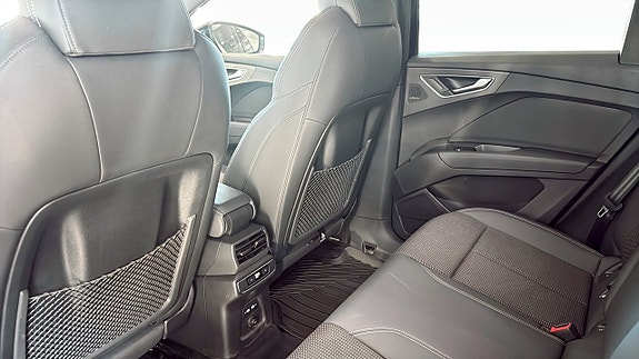 Audi Q4 e-tron 11 of 18