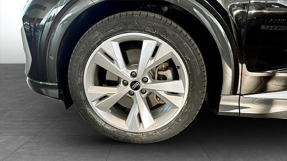 Audi Q4 e-tron 6 of 18