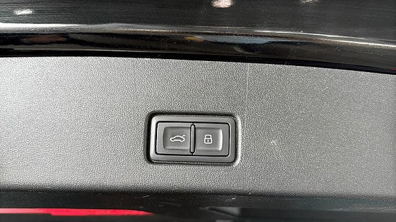 Audi Q4 e-tron 13 of 18