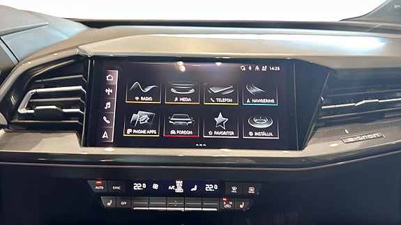 Audi Q4 e-tron 9 of 18