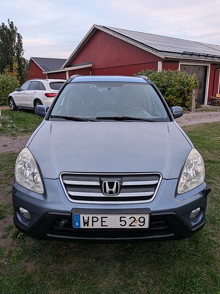 Honda CR-V 2 of 8