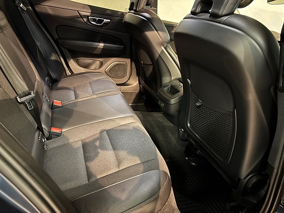Volvo V60 Cross Country 13 of 15