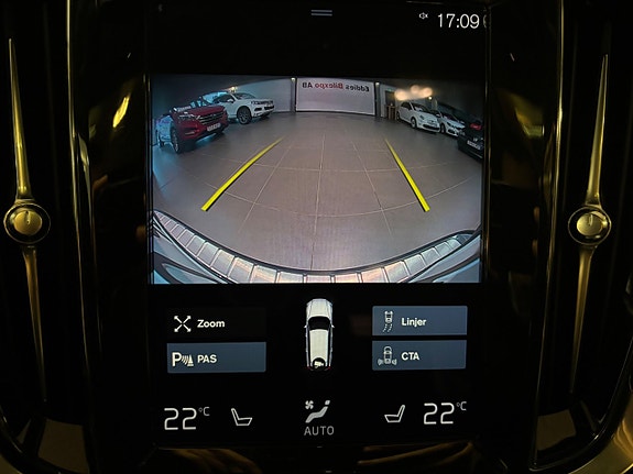 Volvo V60 Cross Country 10 of 15