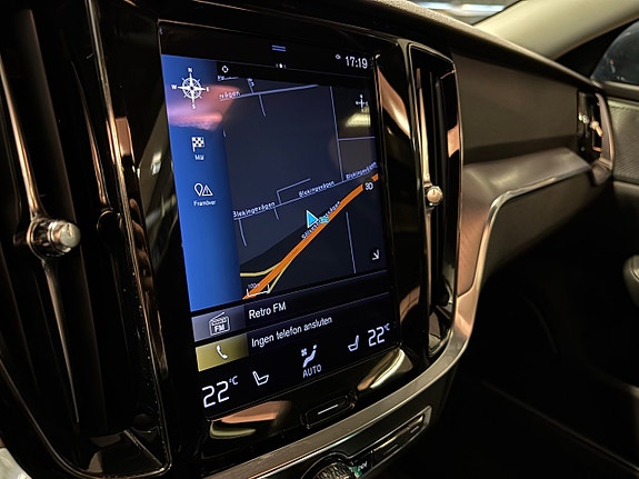 Volvo V60 Cross Country 11 of 15