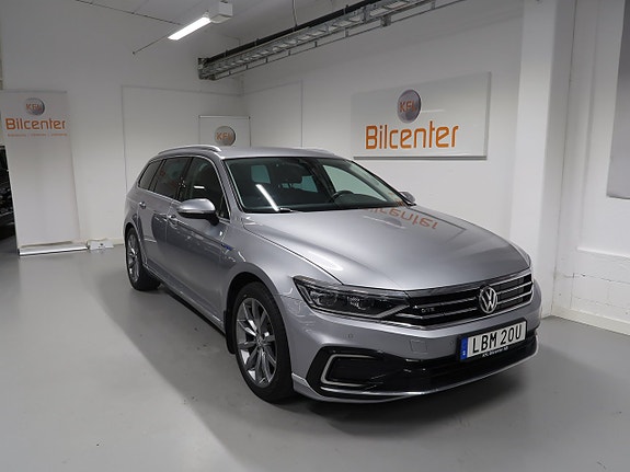 Volkswagen Passat 3 of 30