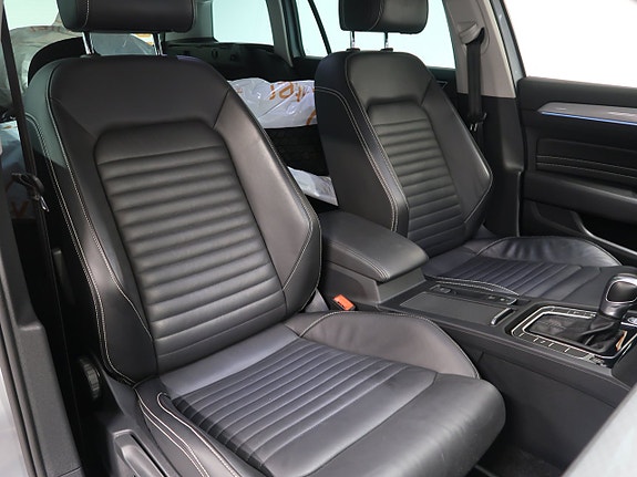 Volkswagen Passat 20 of 30