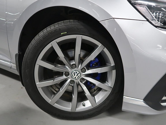 Volkswagen Passat 12 of 30