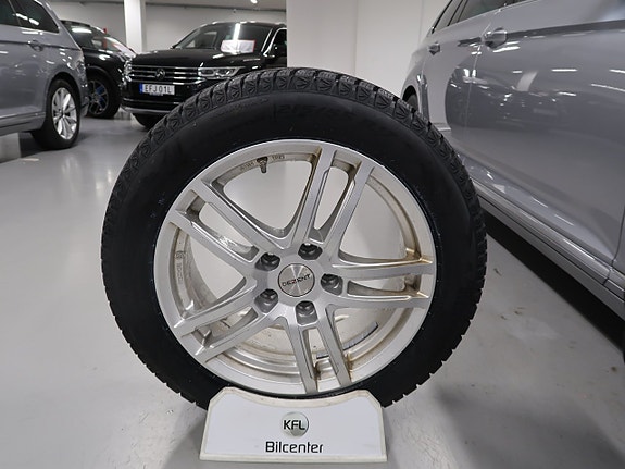 Volkswagen Passat 13 of 30