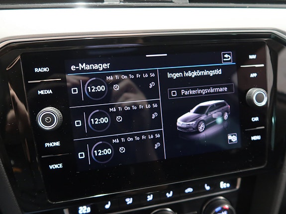 Volkswagen Passat 26 of 30