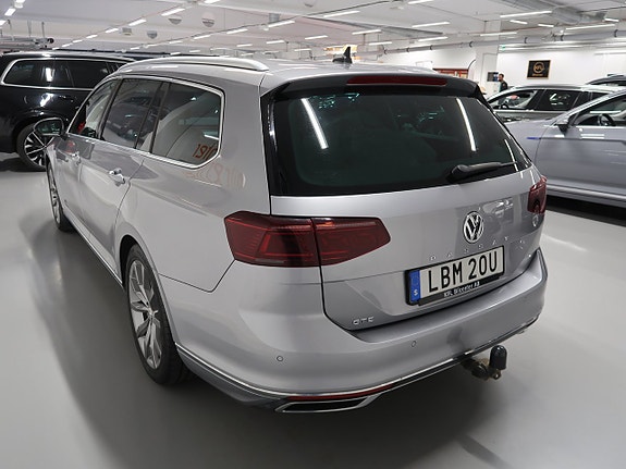 Volkswagen Passat 8 of 30