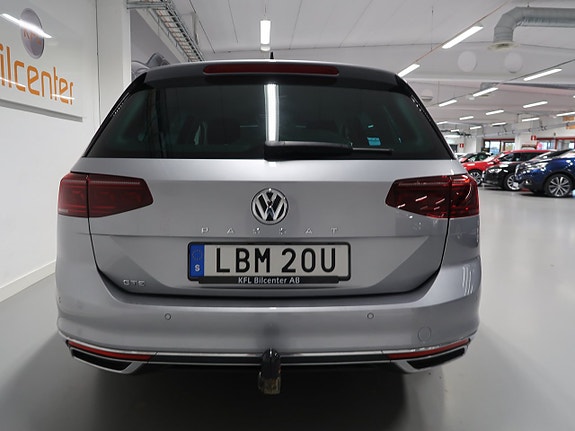 Volkswagen Passat 7 of 30