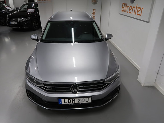 Volkswagen Passat 11 of 30