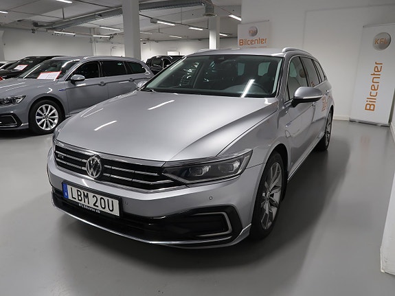 Volkswagen Passat 9 of 30