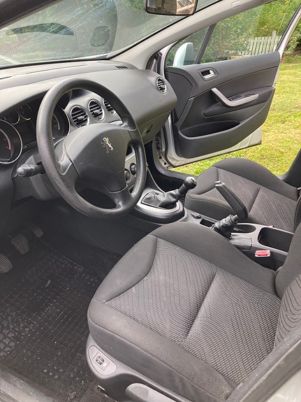 Peugeot 308 SW 5 of 16