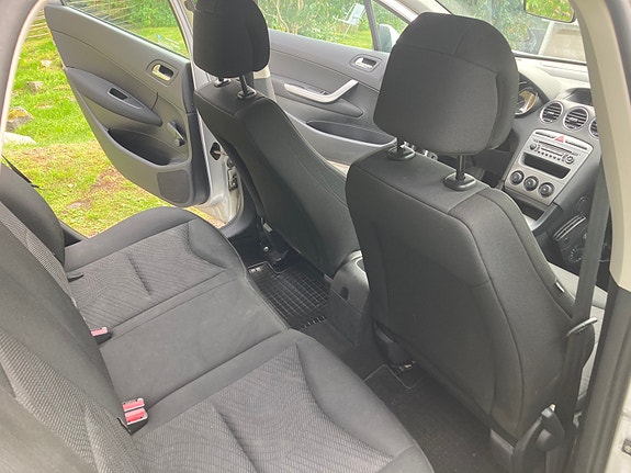 Peugeot 308 SW 6 of 16