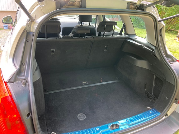 Peugeot 308 SW 7 of 16